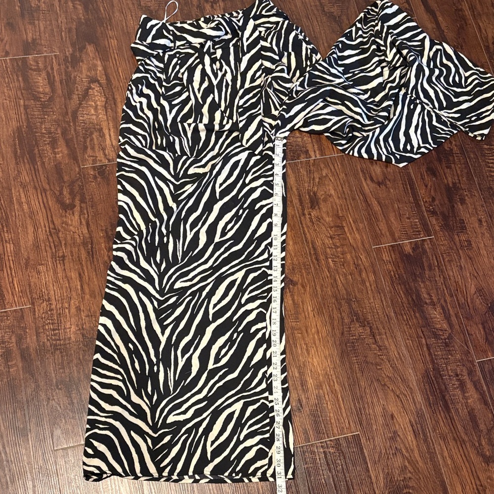 Chic Zebra Pattern Wide-Leg Pants - Picture 2 of 4